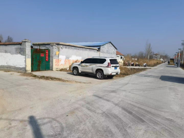 藍天駕校后面，有廠房出租，內有配房，水電齊全，500平，可用