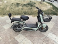 二手電動車轉(zhuǎn)讓，六塊大電瓶，車子買了半年，目前孩子不上學閑置